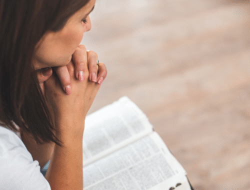 Cuando todo se derrumba, Dios está construyendo algo mejor.