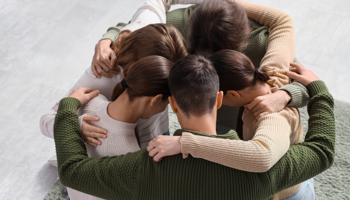 Oración por la Protección — Familia y Hogar